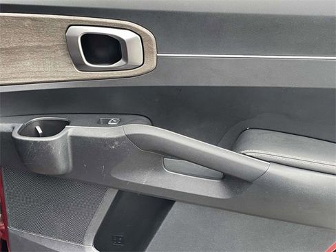 Certified 2023 Kia Sorento EX w/ Panoramic Sunroof Package image 22