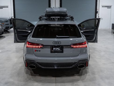 Used 2022 Audi RS 6 4.0T quattro Avant w/ Carbon Optic Package image 43