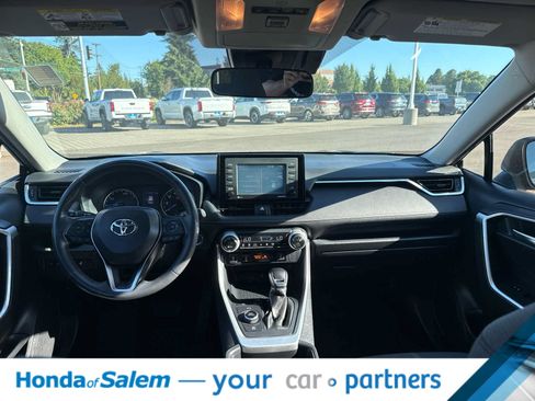 Used 2020 Toyota RAV4 XLE w/ XLE Grade Weather Package AWD/4WD image 10