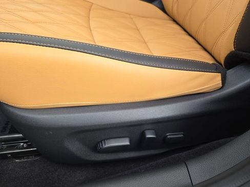 Used 2025 Nissan Sentra SV w/ SV Premium Package image 17