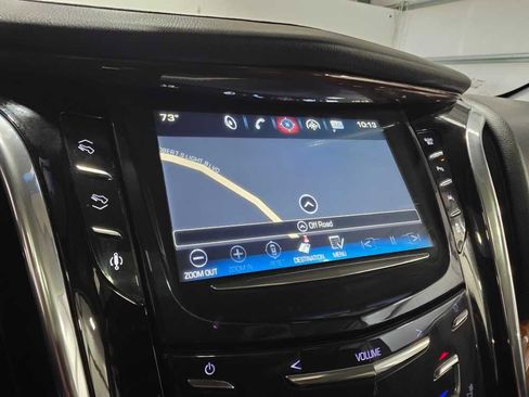 Used 2016 Cadillac Escalade Luxury image 17