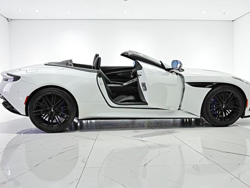 Used 2024 Aston Martin DB12 Convertible RWD image 20