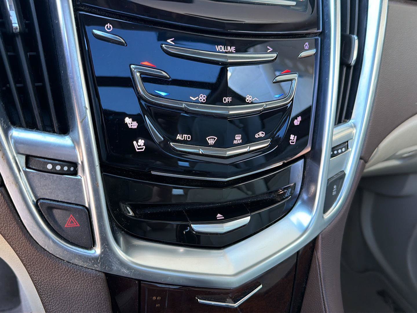 Used 2016 Cadillac SRX Premium w/ Driver Assist Package FWD image 28