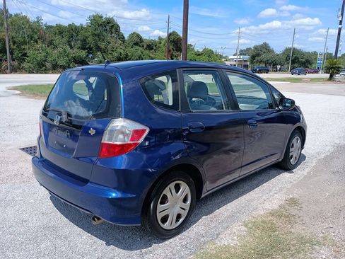 Used 2011 Honda Fit image 5