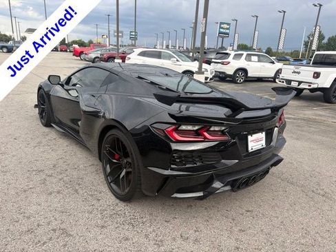 Used 2025 Chevrolet Corvette Z06 RWD image 5