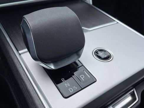 New 2026 Land Rover Range Rover Long Wheelbase SE AWD/4WD image 30