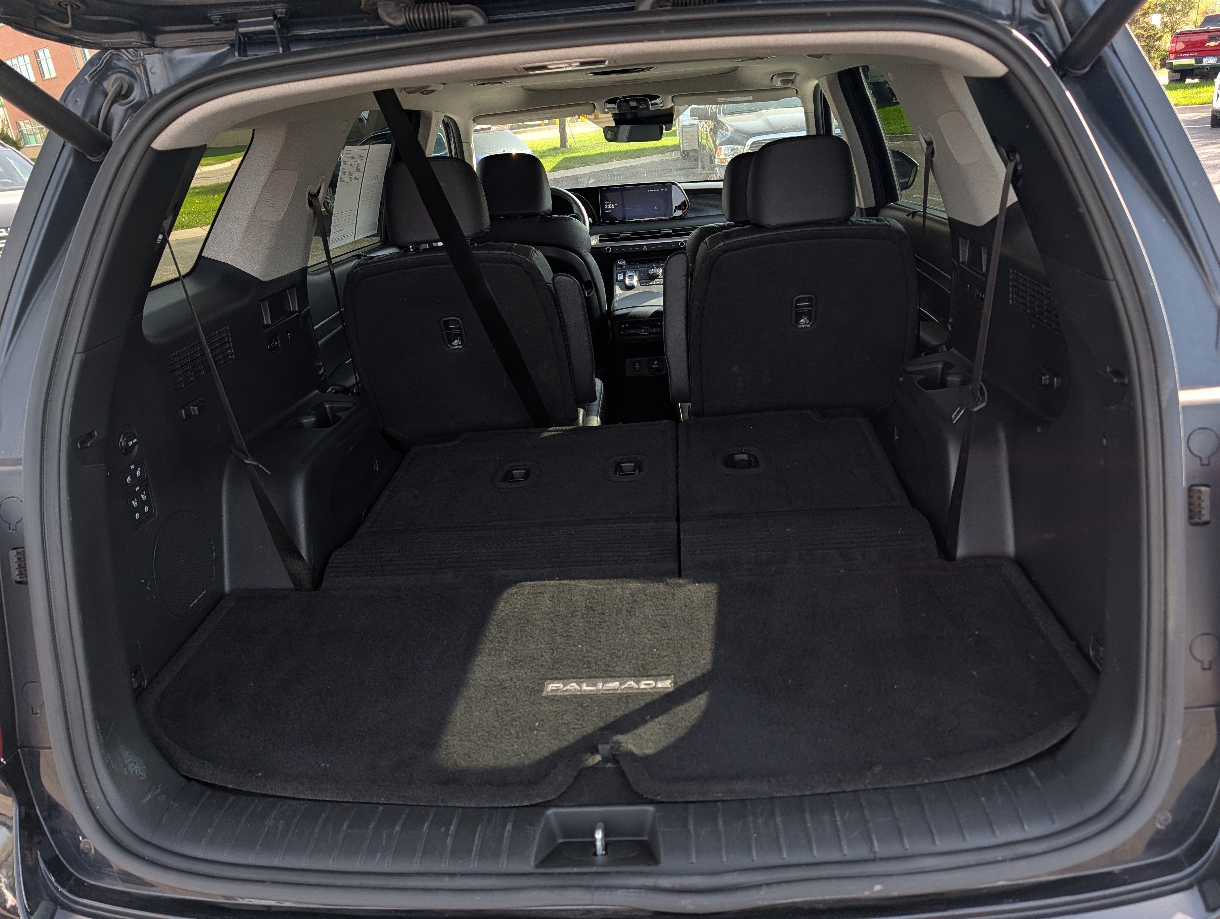 Used 2025 Hyundai Palisade Limited AWD/4WD image 16