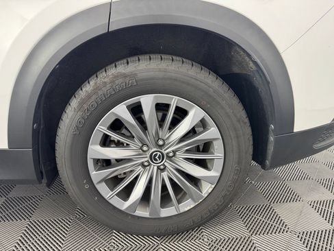 Used 2024 MAZDA CX-90 Plug-In Hybrid w/ Preferred AWD/4WD image 13