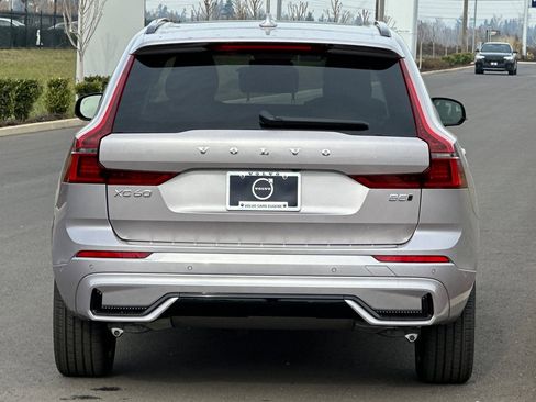 New 2026 Volvo XC60 B5 Plus w/ Climate Package image 4