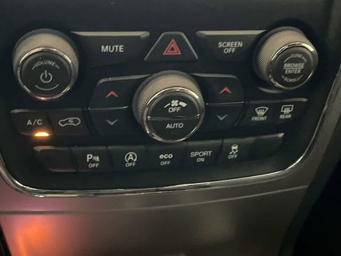 Used 2020 Jeep Grand Cherokee Laredo image 19