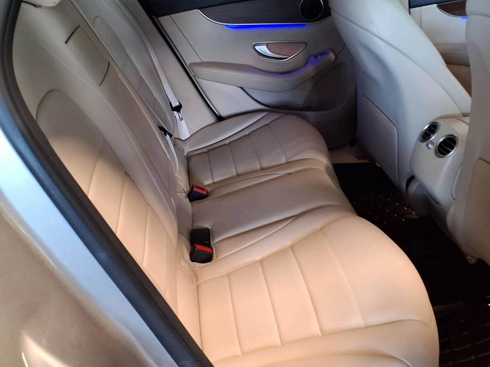 Used 2022 Mercedes-Benz GLC 300 4MATIC image 11