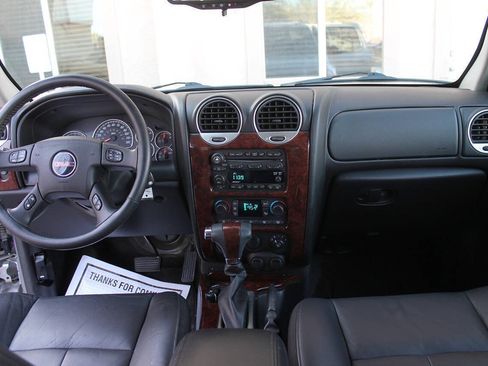 Used 2005 GMC Envoy XL SLT RWD image 30