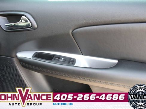 Used 2020 Dodge Journey SE w/ Blacktop Package image 13