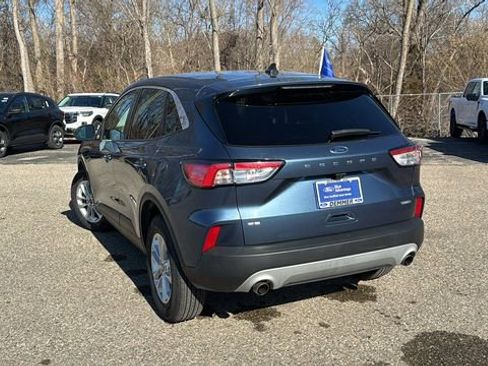 Certified 2020 Ford Escape SE image 4