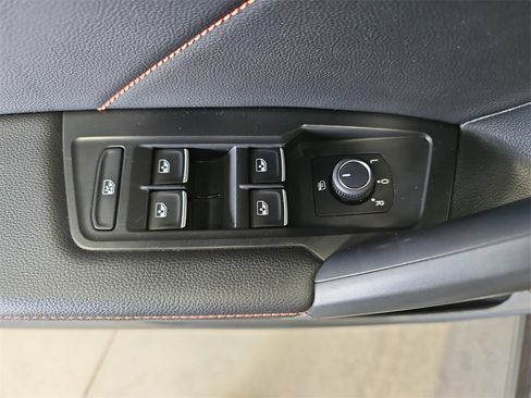 Used 2024 Volkswagen Tiguan Wolfsburg Edition image 28