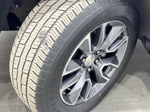Used 2022 Chevrolet Silverado 1500 LT AWD/4WD image 34