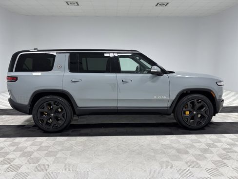 Used 2022 Rivian R1S Launch Edition image 6