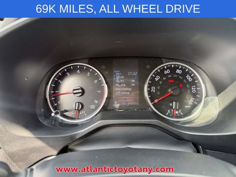 Used 2020 Toyota RAV4 LE w/ Carpet Mat Package AWD/4WD image 31