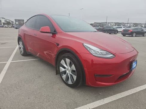 Used 2022 Tesla Model Y Long Range image 3