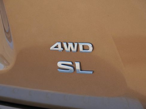 Used 2017 Nissan Pathfinder SL w/ SL Tech Package AWD/4WD image 8