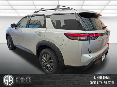 New 2025 Nissan Pathfinder SV image 3