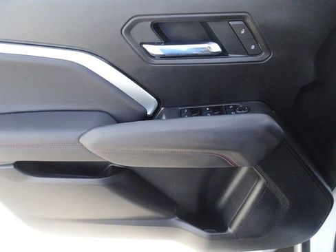 Used 2025 Chevrolet Colorado Z71 AWD/4WD image 8