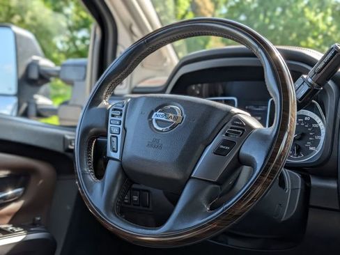 Used 2016 Nissan Titan Platinum Reserve AWD/4WD image 15