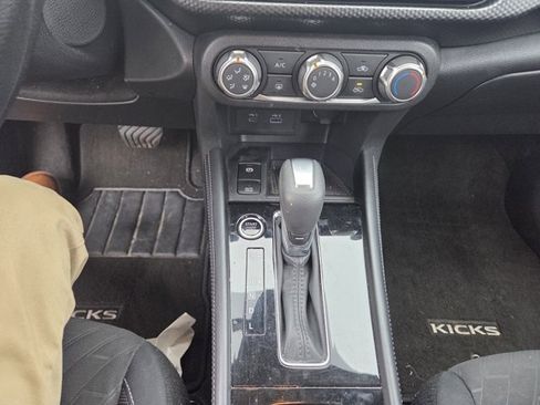 Used 2024 Nissan Kicks SV image 13