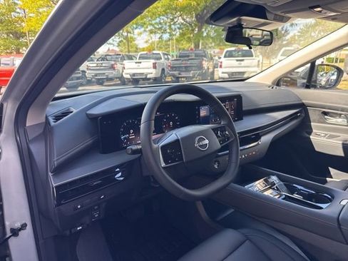 Used 2025 Nissan Murano SV AWD/4WD image 10