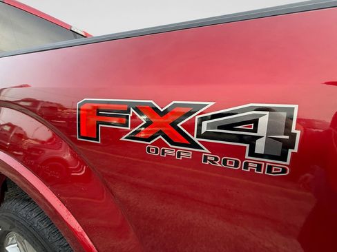 Used 2019 Ford F150 XLT w/ Equipment Group 302A Luxury AWD/4WD image 13