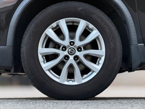 Used 2019 Nissan Rogue SV image 29