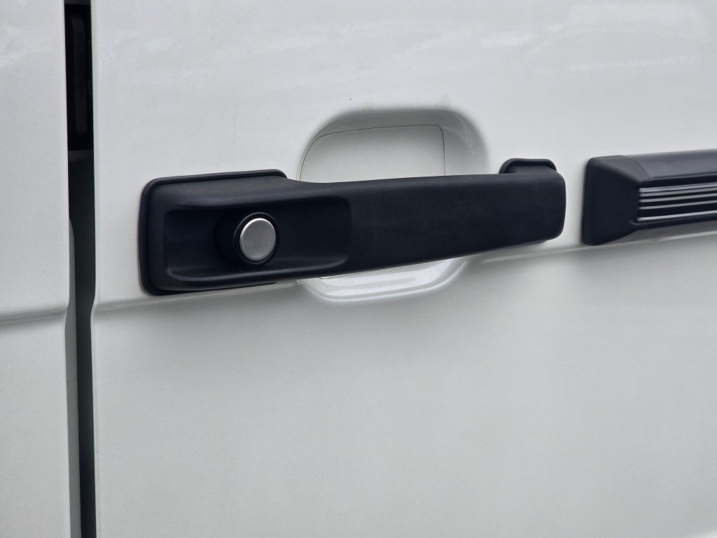 Used 2018 Mercedes-Benz G 550 Squared image 33