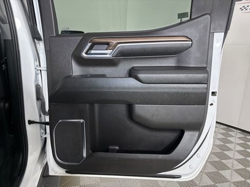 Used 2024 Chevrolet Silverado 1500 LT Trail Boss w/ Protection Package image 24