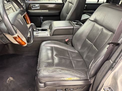 Used 2008 Lincoln Navigator 2WD image 5
