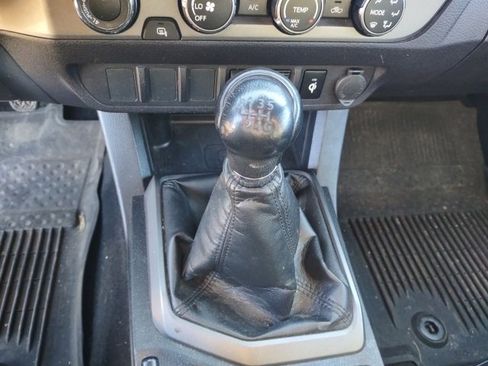 Used 2019 Toyota Tacoma 4x4 Double Cab image 9