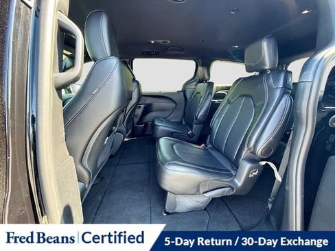 Used 2025 Chrysler Pacifica Select FWD image 26
