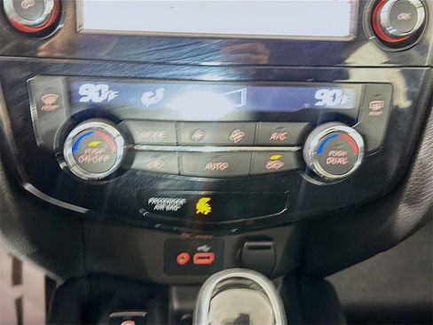 Used 2022 Nissan Rogue Sport SL w/ Premium Package image 16