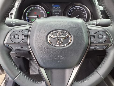 Used 2023 Toyota Camry SE w/ Audio Upgrade Package FWD image 10