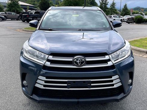 Used 2018 Toyota Highlander XLE AWD/4WD image 10