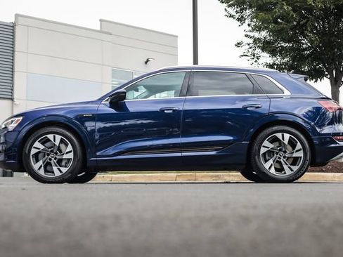 Used 2022 Audi e-tron Premium Plus AWD/4WD image 20