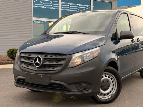 Used 2019 Mercedes-Benz Metris image 3
