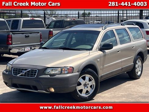 Used 2002 Volvo V70 Cross Country AWD/4WD image 1