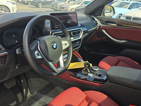 Used 2025 BMW X4 xDrive30i image 18