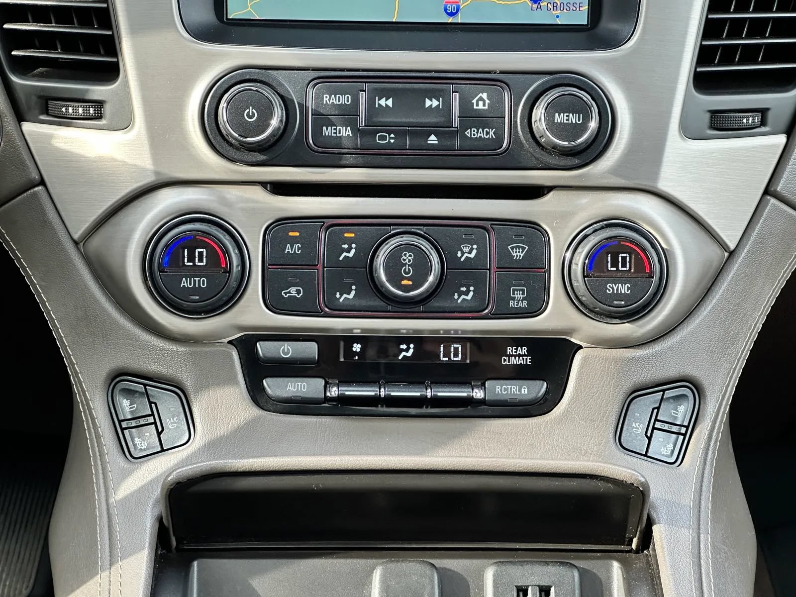 Used 2015 GMC Yukon Denali w/ Touring Package AWD/4WD image 16