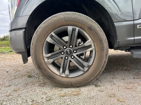 Used 2022 Ford F150 Lariat w/ Equipment Group 502A High image 9