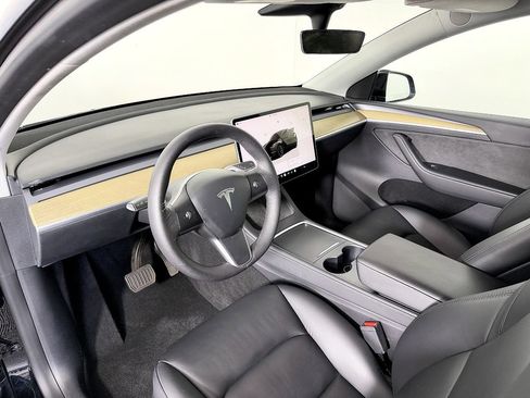 Used 2023 Tesla Model Y Long Range AWD/4WD image 28