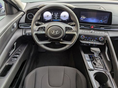 Certified 2025 Hyundai Elantra SEL image 14