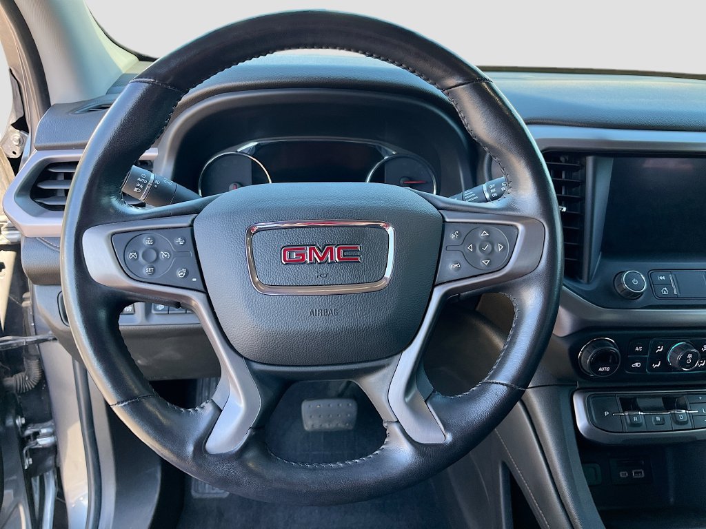Used 2022 GMC Acadia AT4 w/ Technology Package AWD/4WD image 11