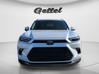 Used 2024 Toyota Grand Highlander AWD video 2