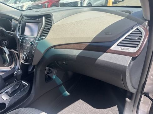 Used 2019 Hyundai Santa Fe XL SE FWD image 14